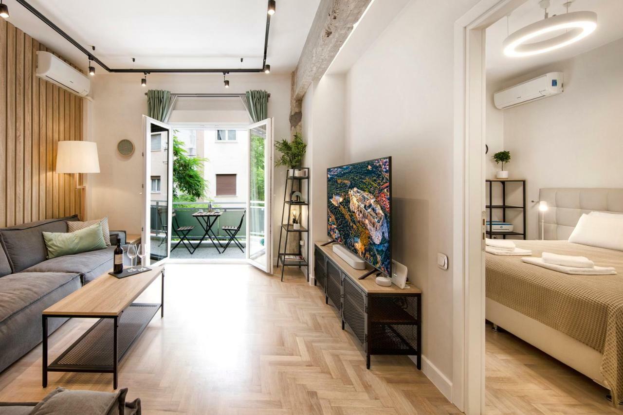 Stunning Αpartment Ιn Τhe Heart Athens. Exterior photo